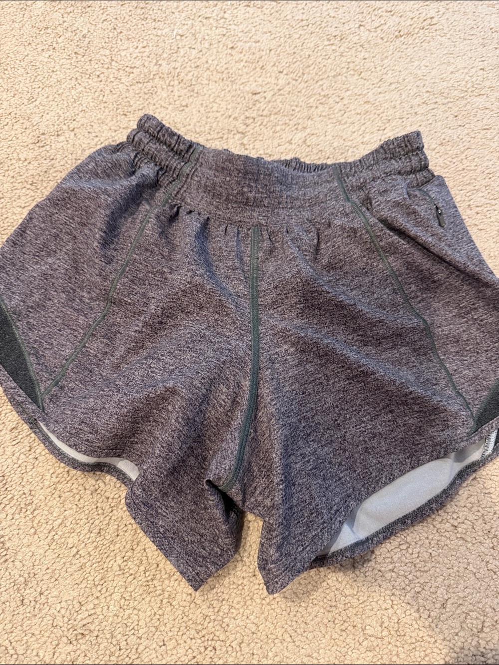 Lululemon Women's Heather Gray Performance hotty hot Running Shorts sz 2